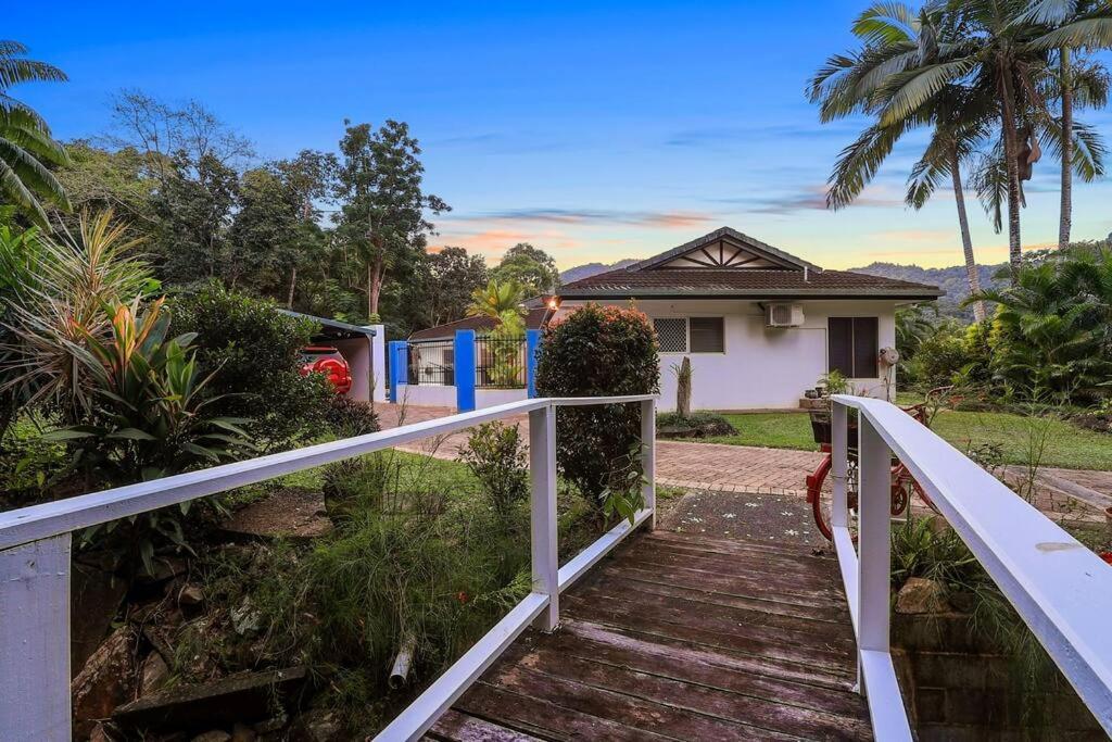 Villa A Piece Of Tropical Paradise-Near Crystal Cascades Redlynch Exterior foto